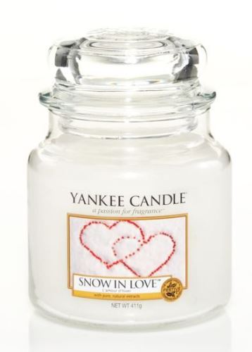 Yankee Candle Snow in Love dišeča sveča 411 g
