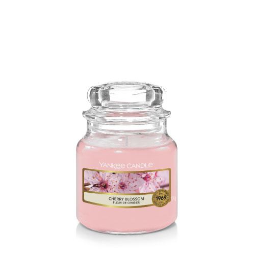 Yankee Candle Cherry Blossom dišeča sveča 104 g