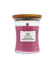 WoodWick Wild Berry &amp; Beets dišeča sveča z lesenim stenjem 275 g