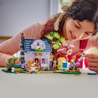 LEGO® Friends 42669 Čebelarjeva hiša in cvetlični vrt (1)