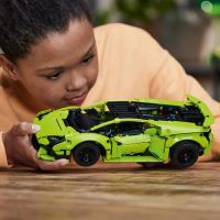 LEGO® Tech 42161 Lamborghini Huracán Teca (1)